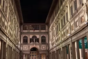 Uffizi Gallery Museum Courtyard thumbnail